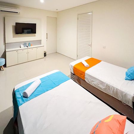 Sans Stay Bukit Palma Citraland Сурабая Екстериор снимка