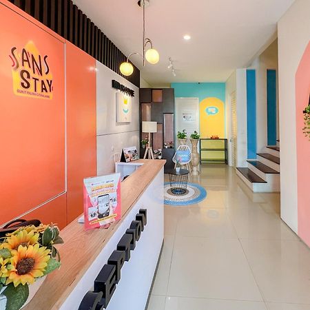 Sans Stay Bukit Palma Citraland Сурабая Екстериор снимка