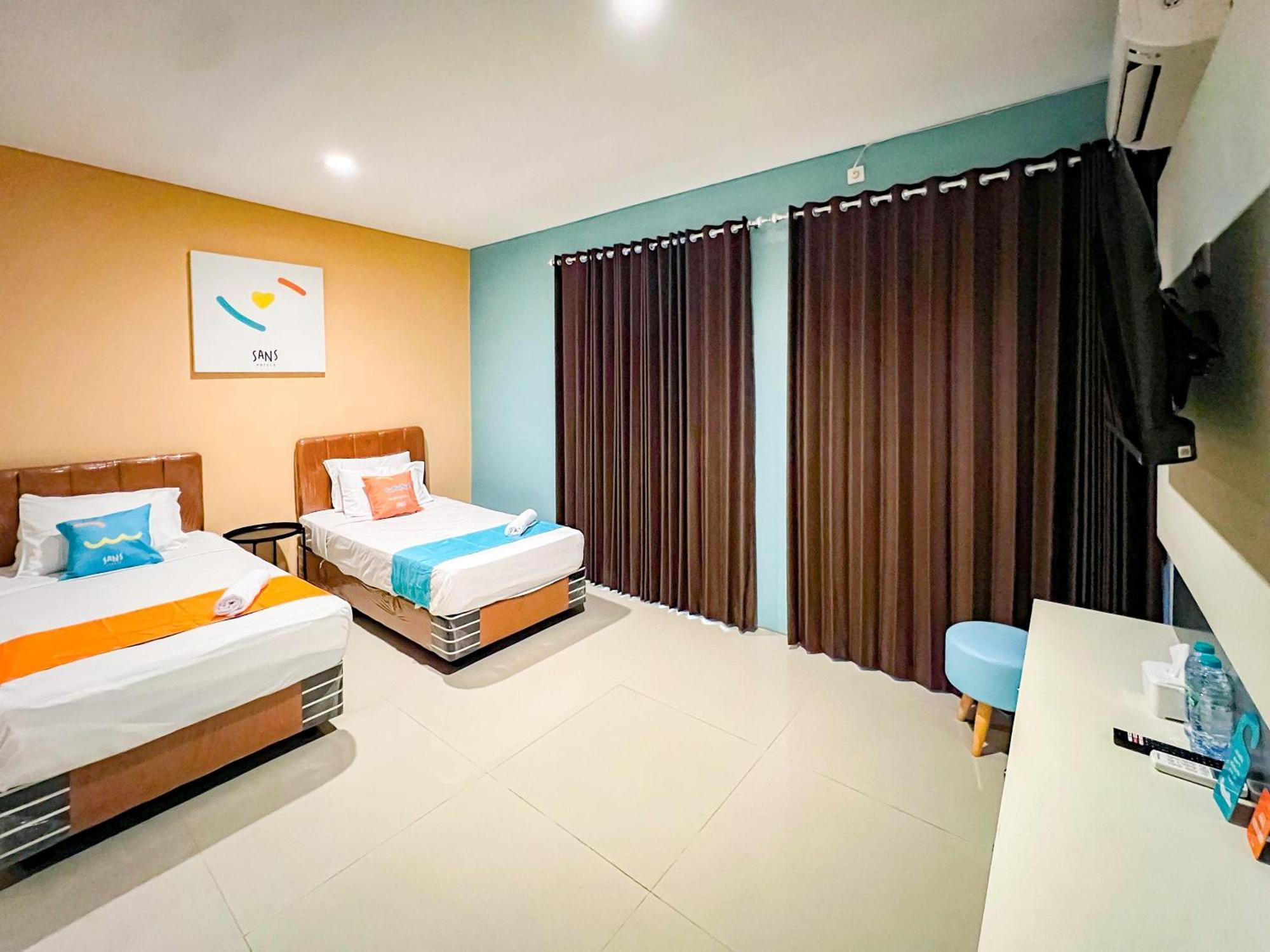 Sans Stay Bukit Palma Citraland Сурабая Екстериор снимка