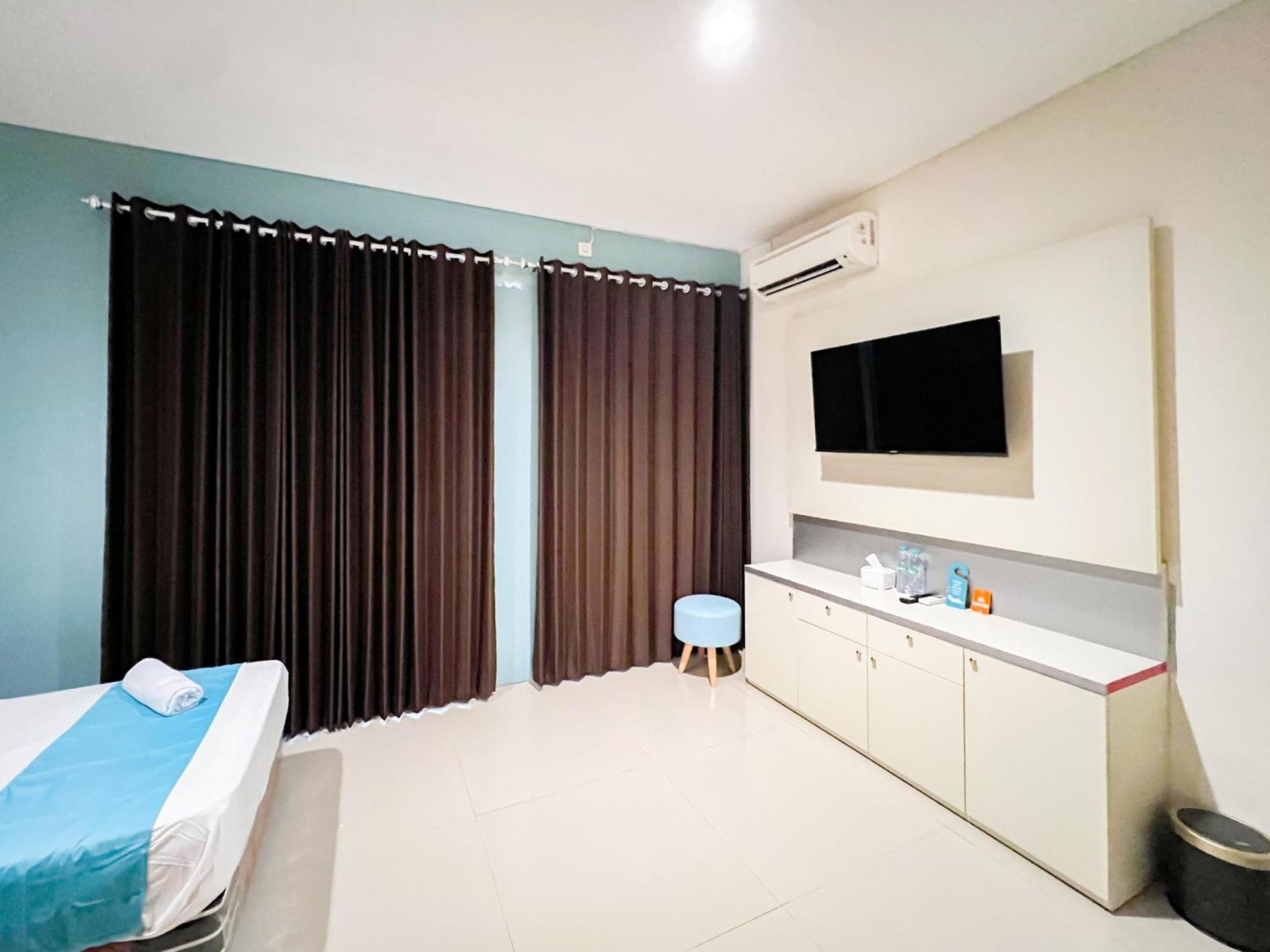 Sans Stay Bukit Palma Citraland Сурабая Екстериор снимка