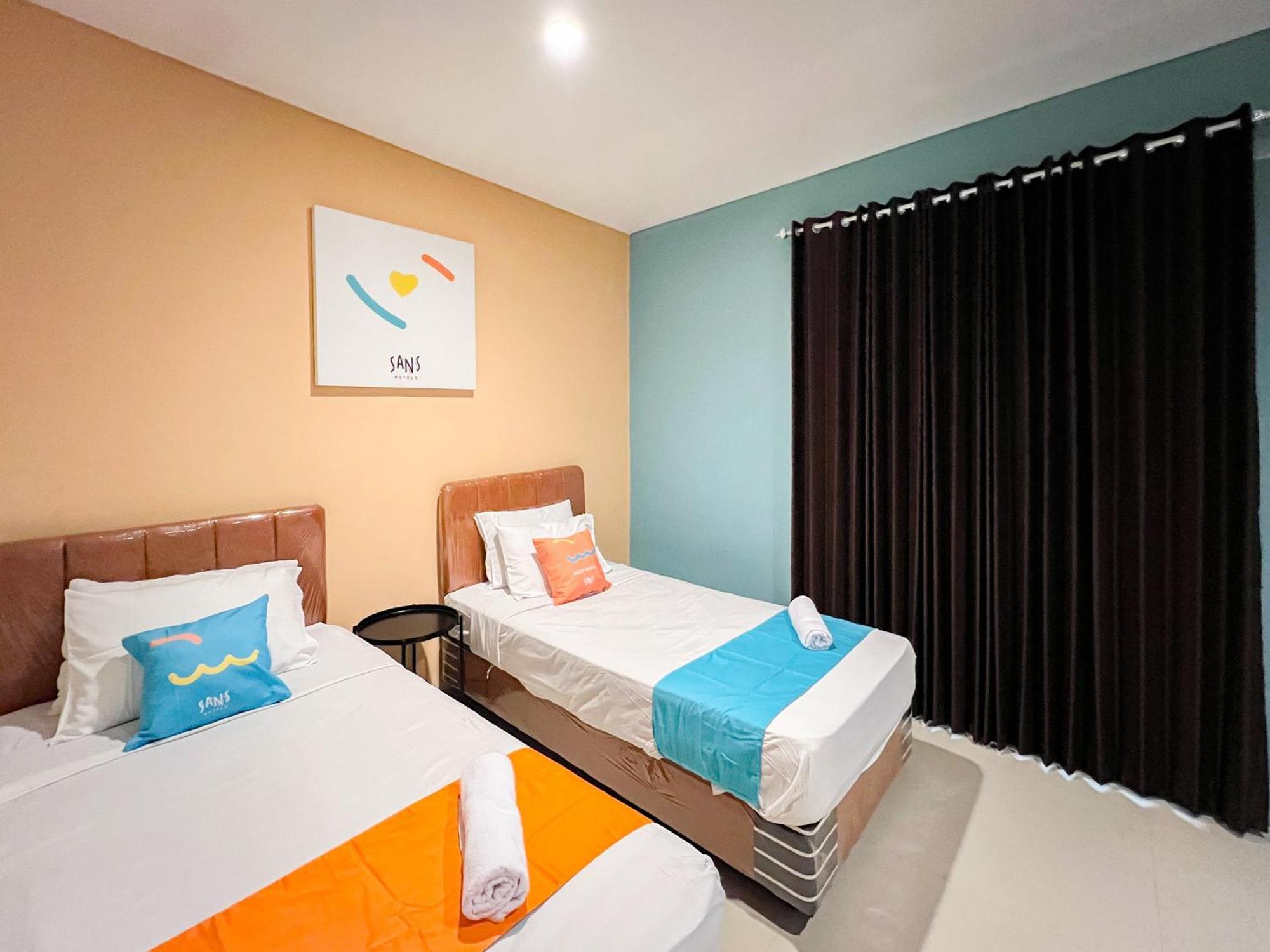 Sans Stay Bukit Palma Citraland Сурабая Екстериор снимка