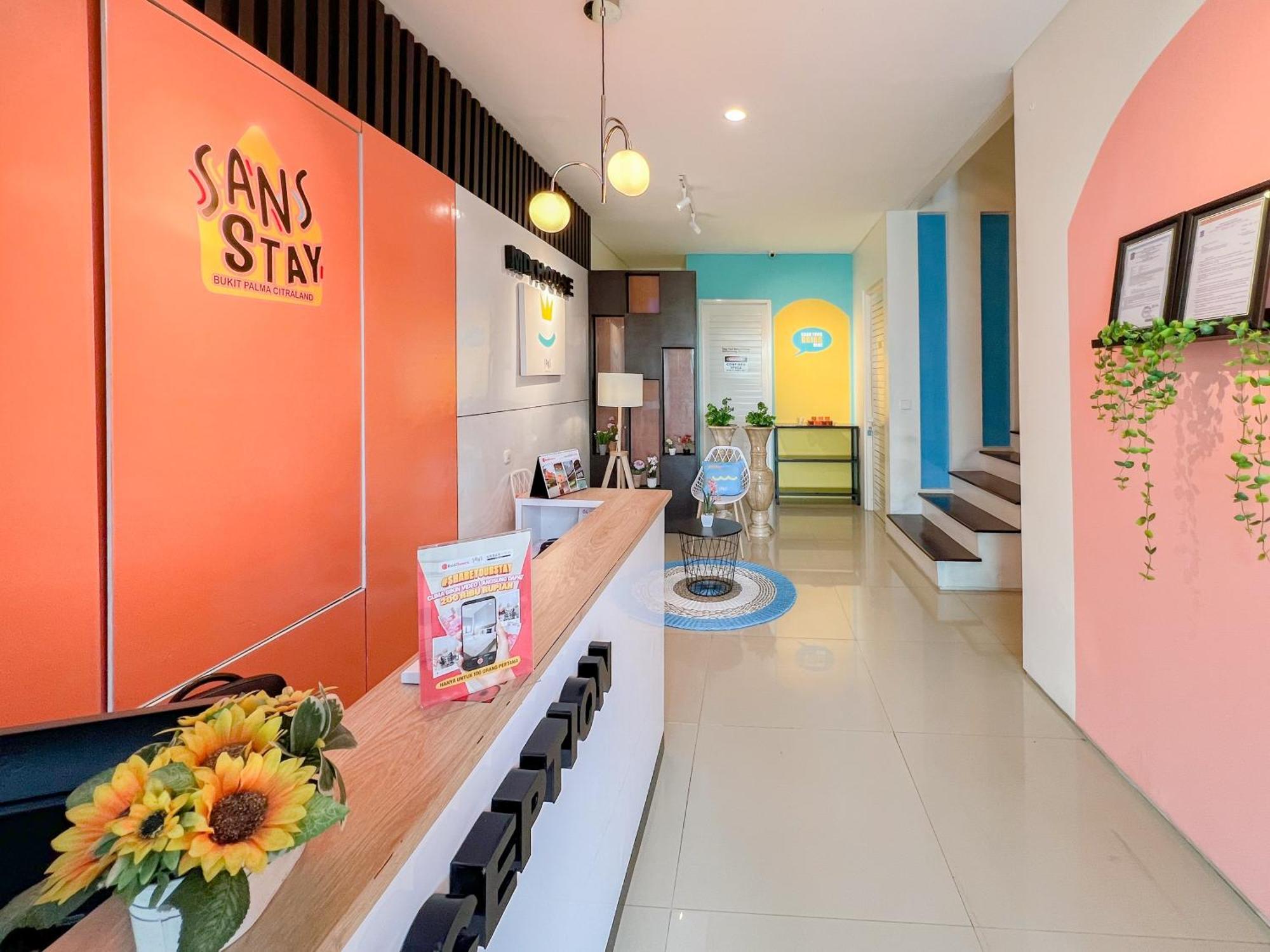 Sans Stay Bukit Palma Citraland Сурабая Екстериор снимка